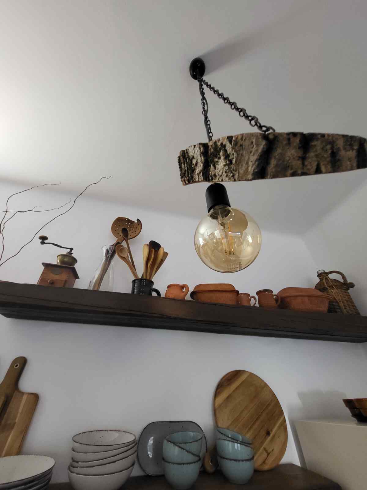 Bodónia vendégház konyha, étkező polcok