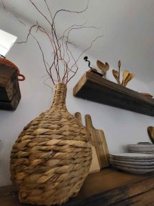 Bodónia vendégház konyha, étkező váza