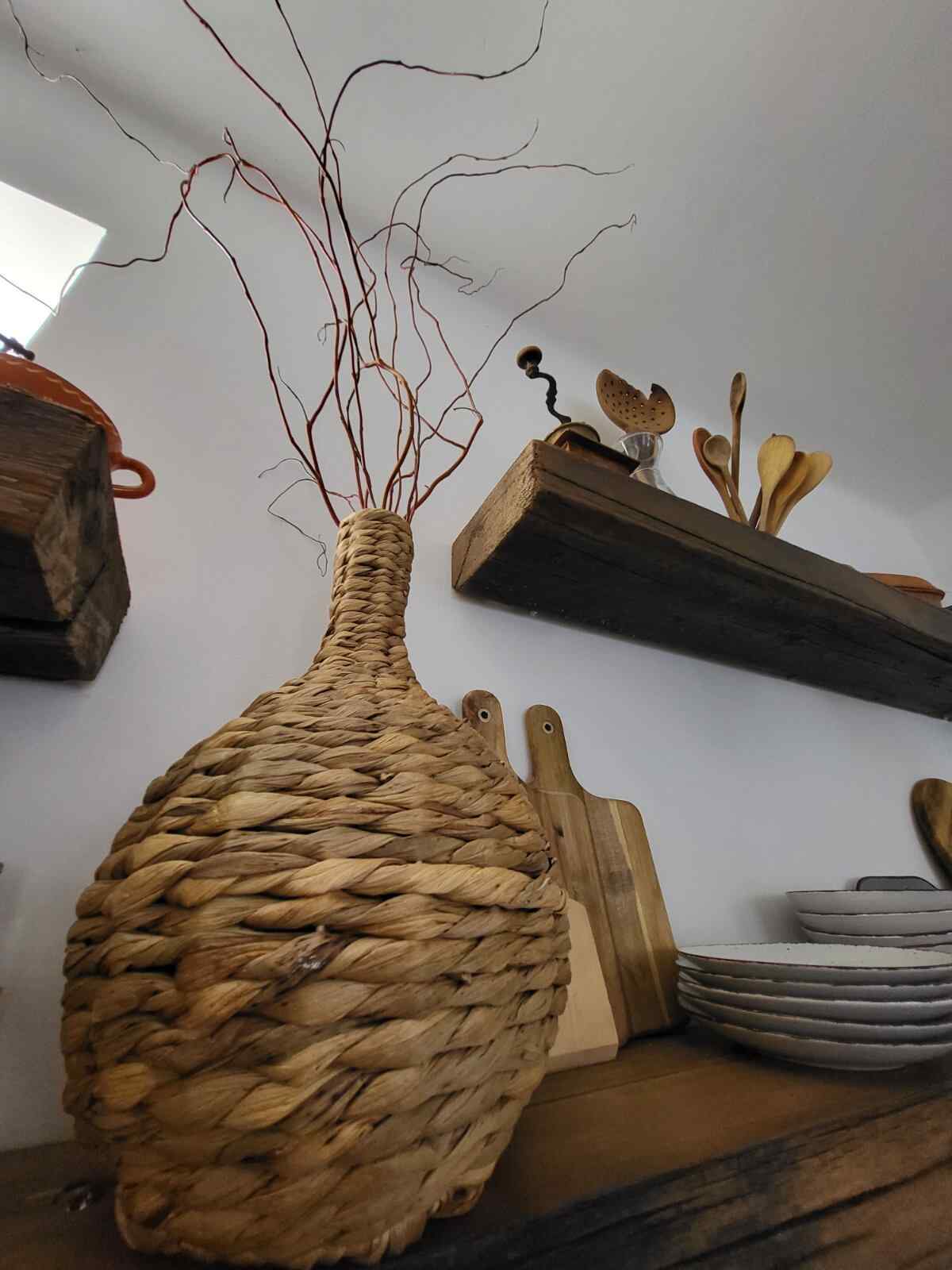 Bodónia vendégház konyha, étkező váza