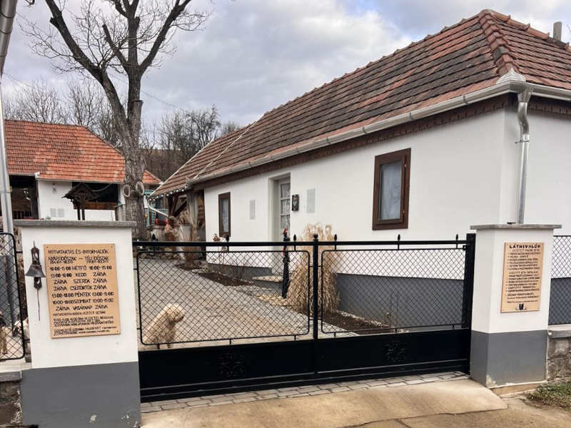 Szidónia major bejárat