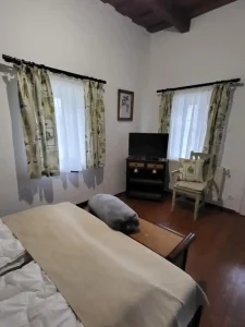 bodónia vendégház madaras szoba függönyökkel 1200