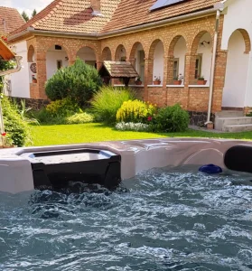 bodónia vendégház jacuzziból